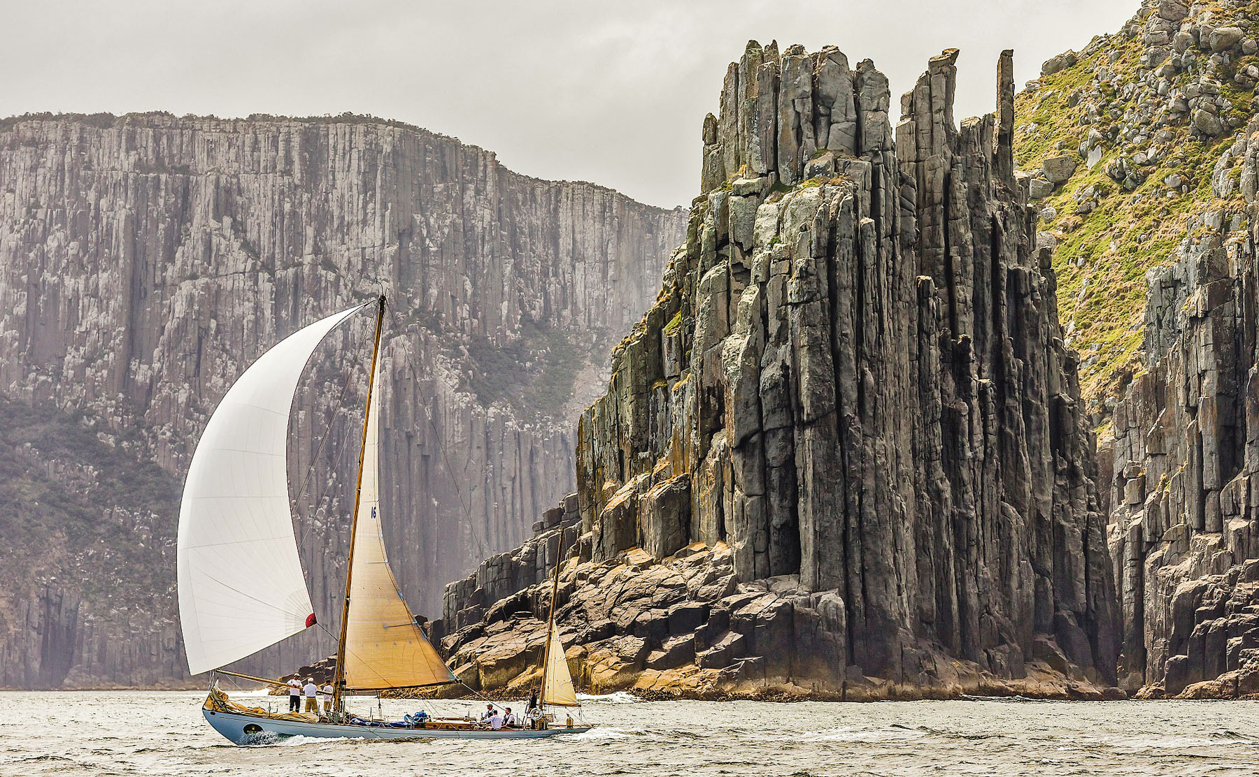 rolex sydney hobart yacht race 2021