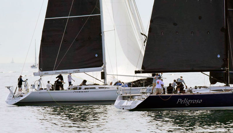 Pyewacket and Peligroso start the Puerto Vallarta Race
